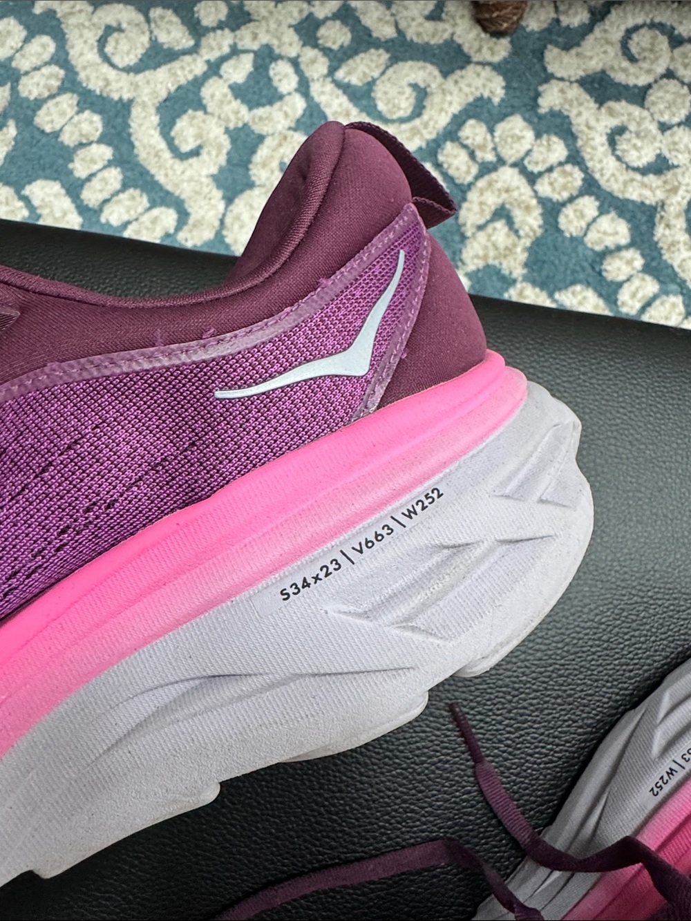 Hoka Bondi 8 Women's Plum and Hot Pink Running Shoes, 11 - Picture 3 of 7